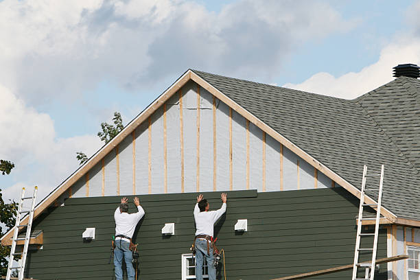 Professional Siding Installation technician working in Chesapeake Beach, MD